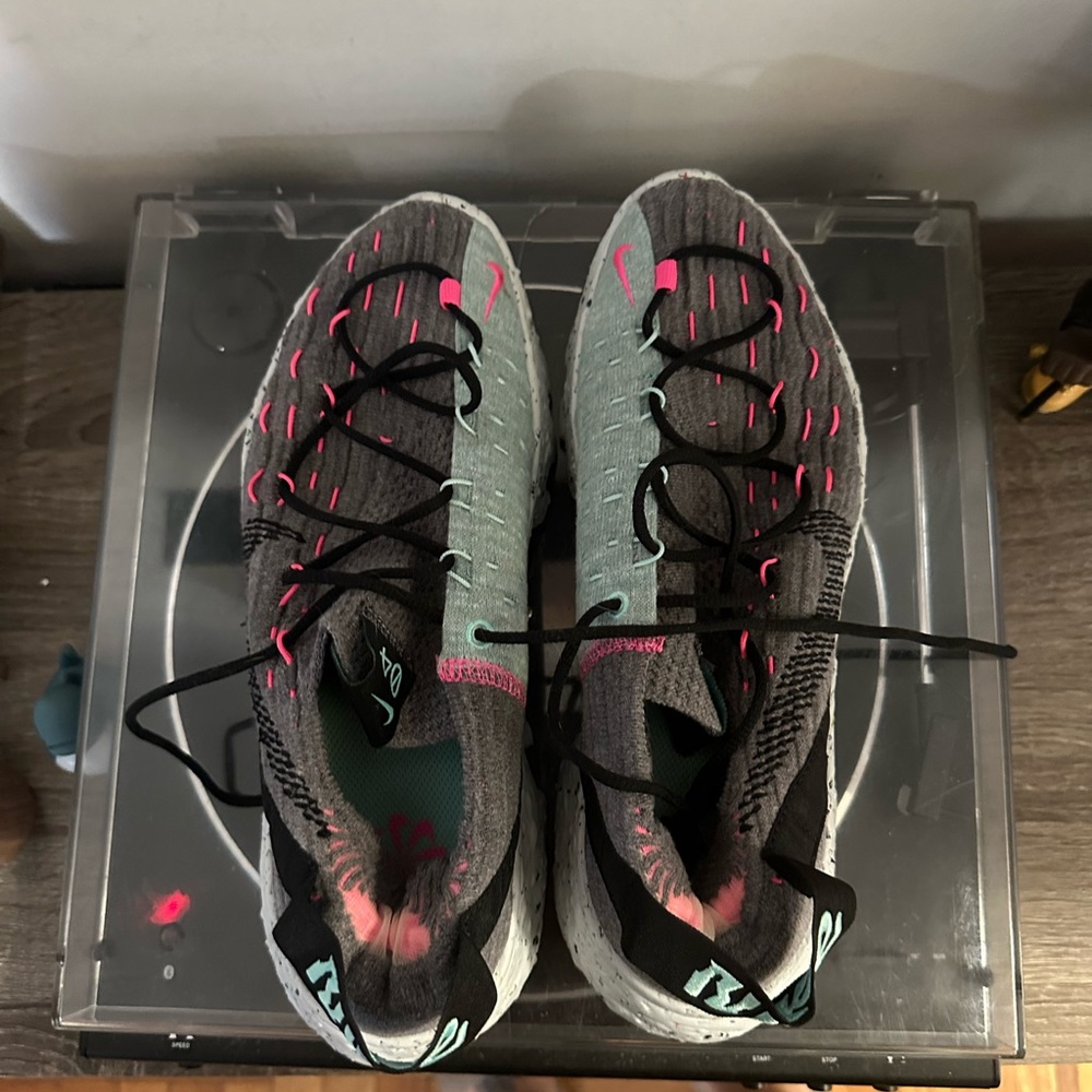 Nike space hippies